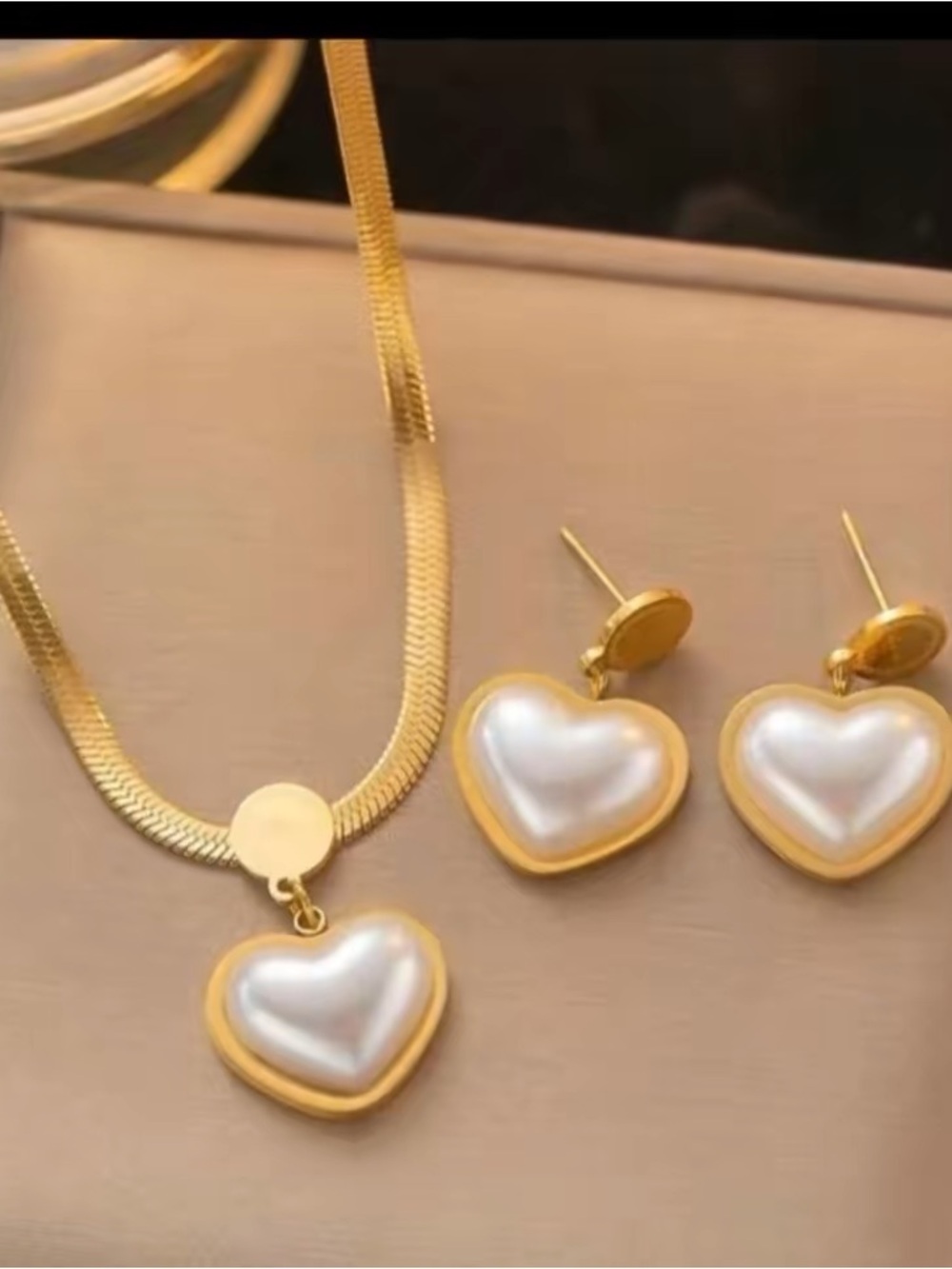 Gold Pearl Heart Pendant Necklace and Stud Earrings Set - White & Gold